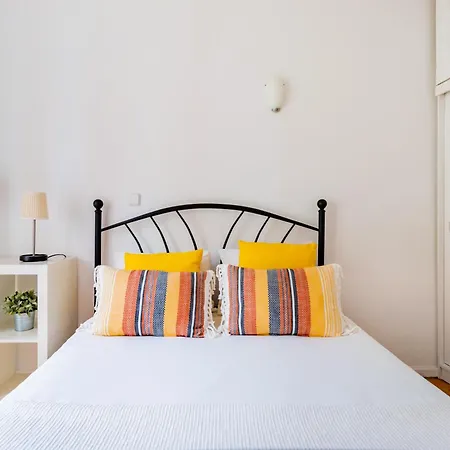 Apartment 2br At Chiado Historical Heart *