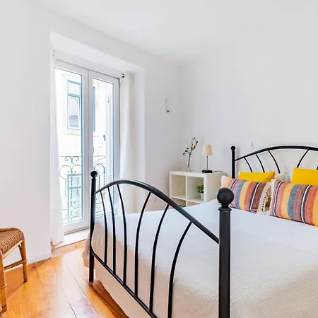 Apartment 2br At Chiado Historical Heart Lissabon