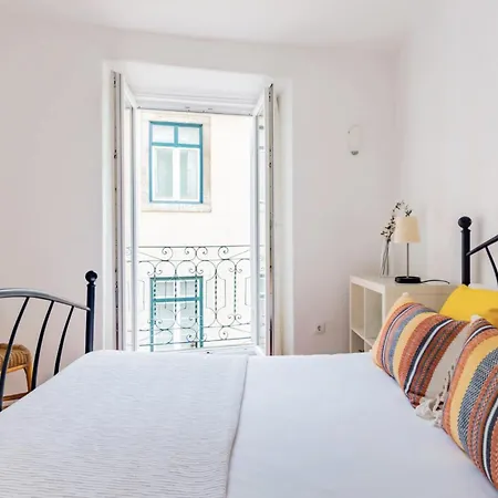 2br At Chiado Historical Heart * Lissabon