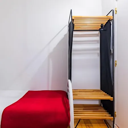 2br At Chiado Historical Heart * Lissabon