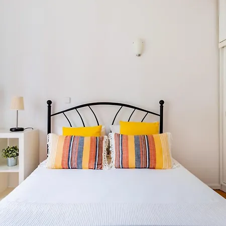 Apartment 2br At Chiado Historical Heart Lissabon