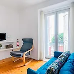 Lägenhet 2br At Chiado Historical Heart